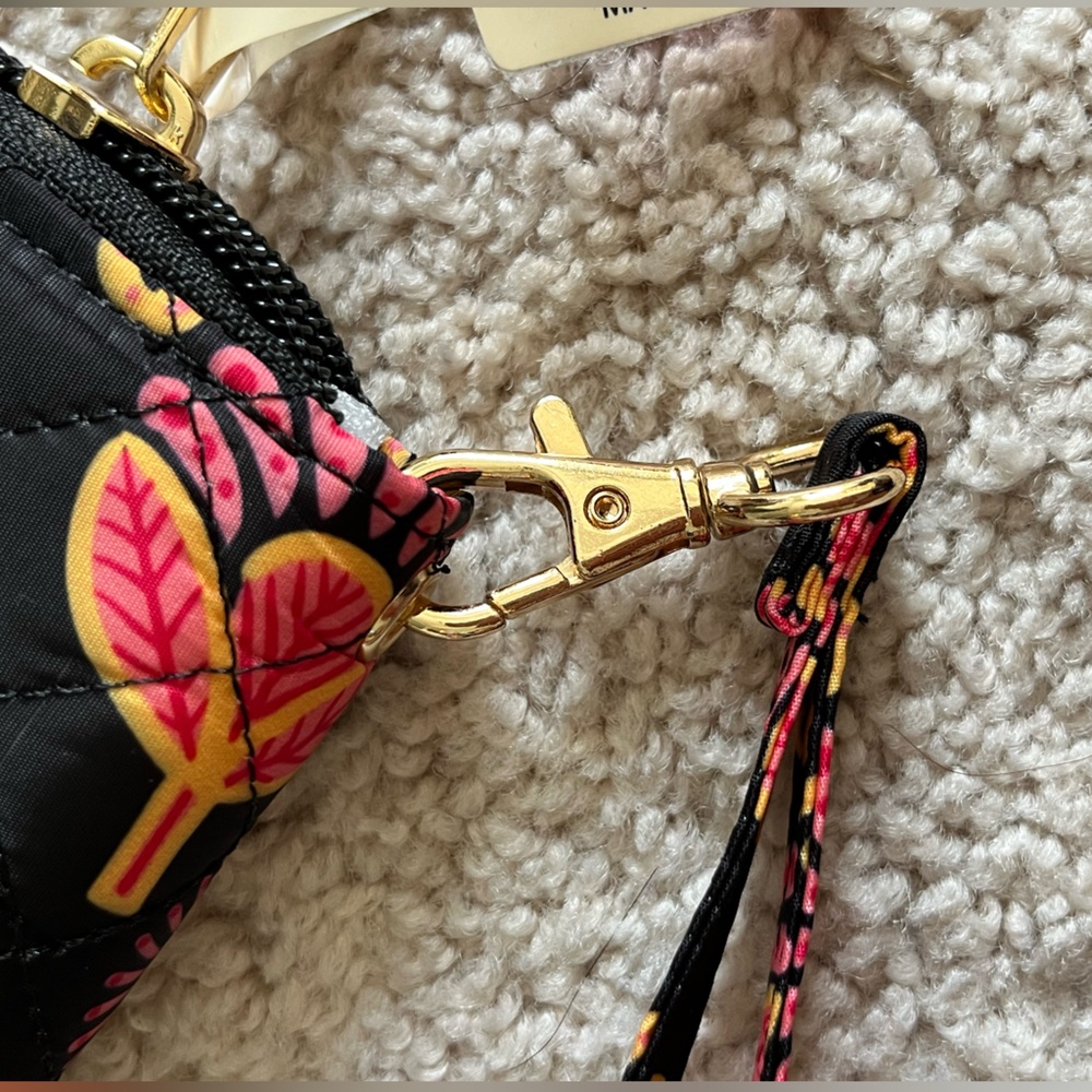 NWT Simply Southern Nylon Quilted Floral Wallet With Wristlet Strap - Black - Picture 6 of 7